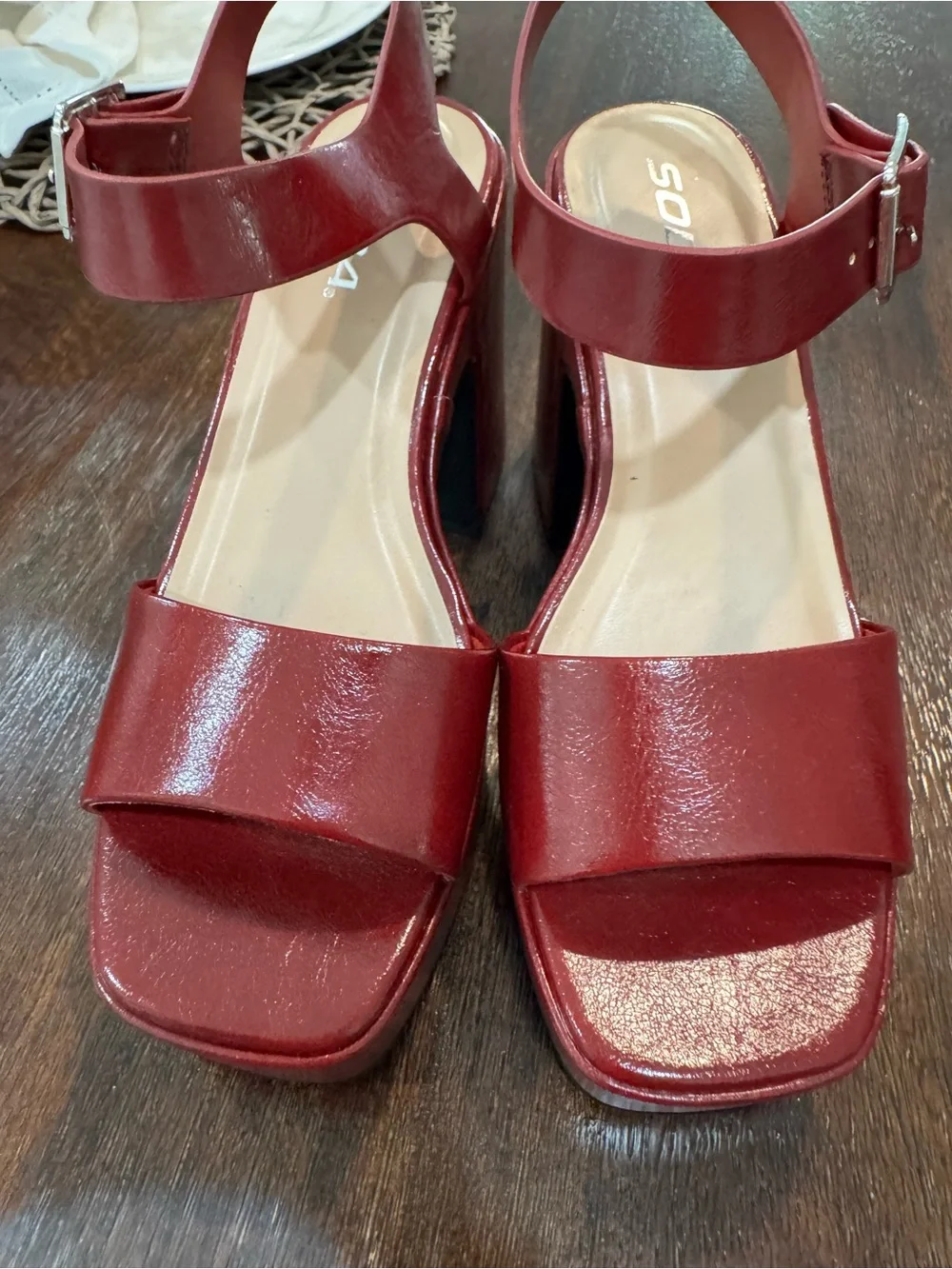 SODA Women's Burgundy Platform Block Heel Sandal size 7
